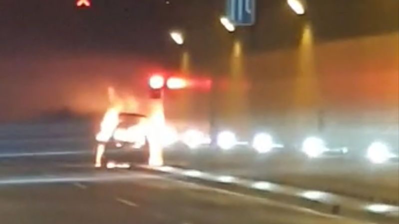 Požár auta zavřel pražský tunel Blanka