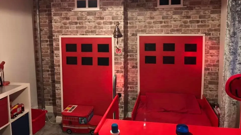 sikovna maminka zaridila ctyrletemu synovi pokoj jako hasicskou stanici novinky cz