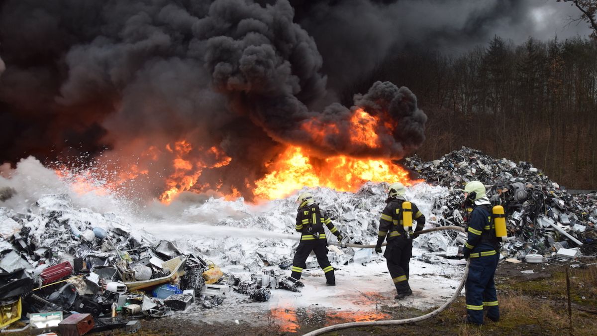 Požár skládky v prosinci v Sedlčanech