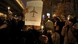 Iránci po sestřelení letadla demonstrovali proti lžím a ajatolláhovi