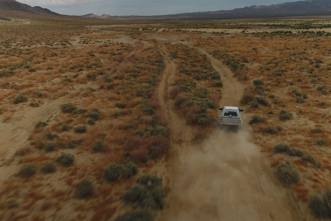 Prototyp Fordu Bronco dovádí v poušti
