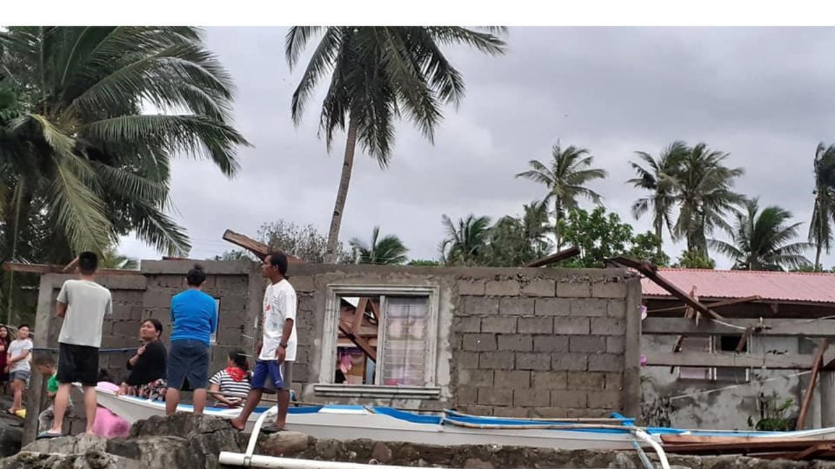 Následky úderu tajfunu na Filipínách