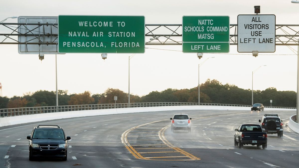 Silnice k americké námořní základně v Pensacole 