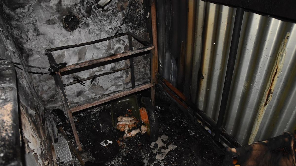 V paneláku v Lomnici nad Popelkou hořelo
