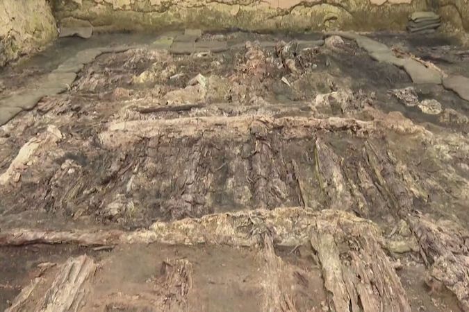 BEZ KOMENTÁŘE: Archeologové v Číně objevili dalších 220 terakotových válečníků