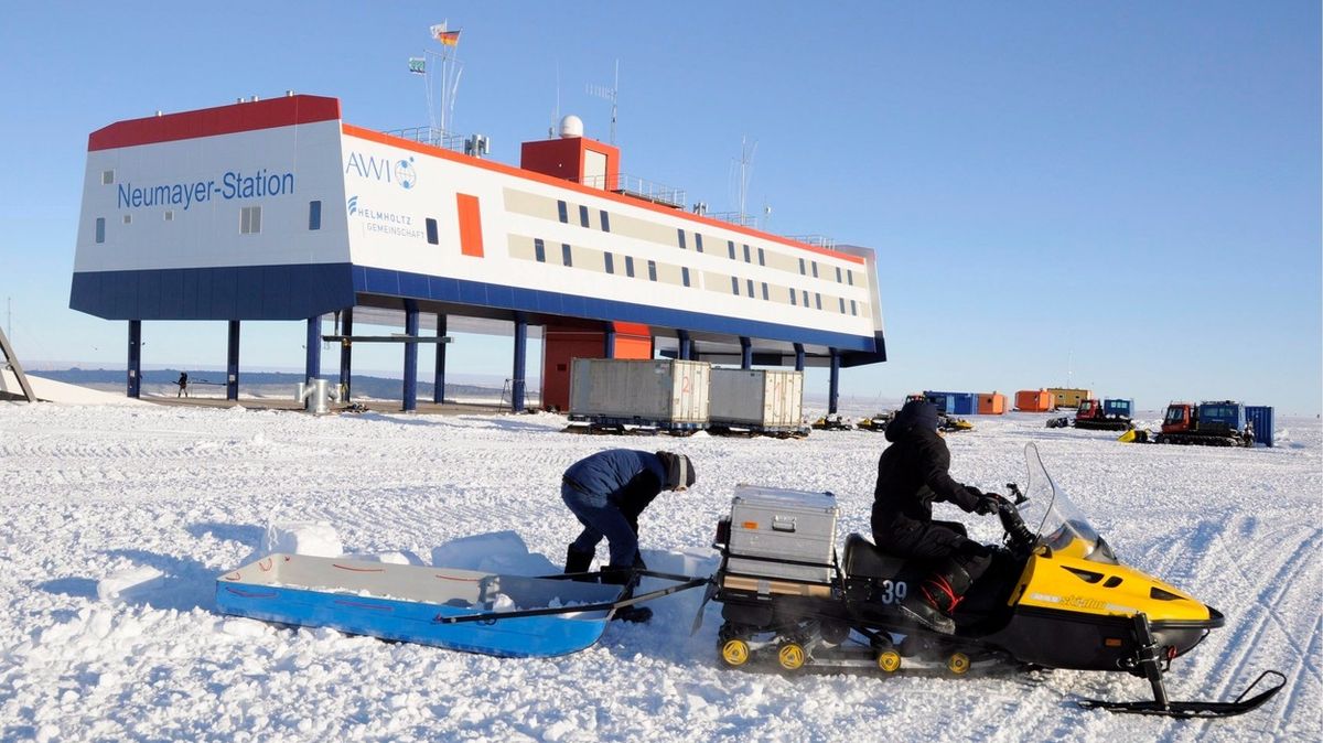 Antarktická stanice Neumayer-Station III funguje od roku 2009. Ilustrační snímek