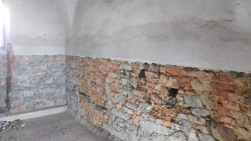 Ve středověkém sklepení zámku, kde ještě v roce 2011 byla kotelna, bude umístěna nová expozice - archeologie a nejstarších dějin bíloveckého zámku.