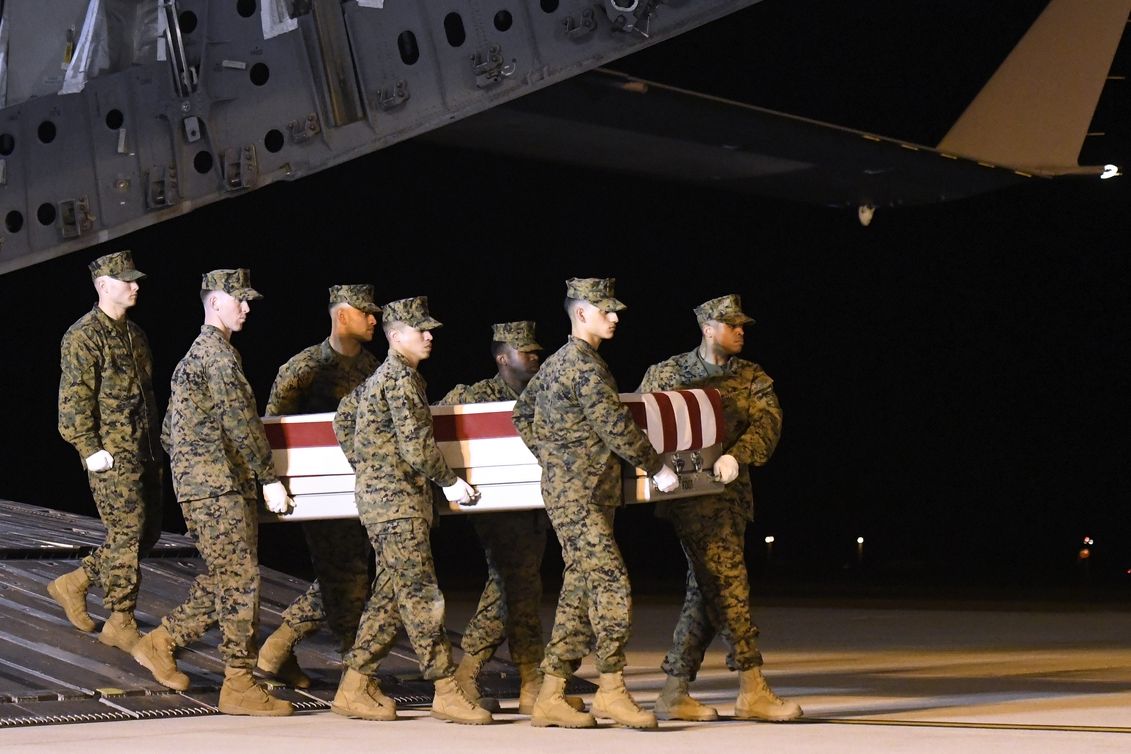 Přeprava padlého amerického vojáka z Iráku do USA 