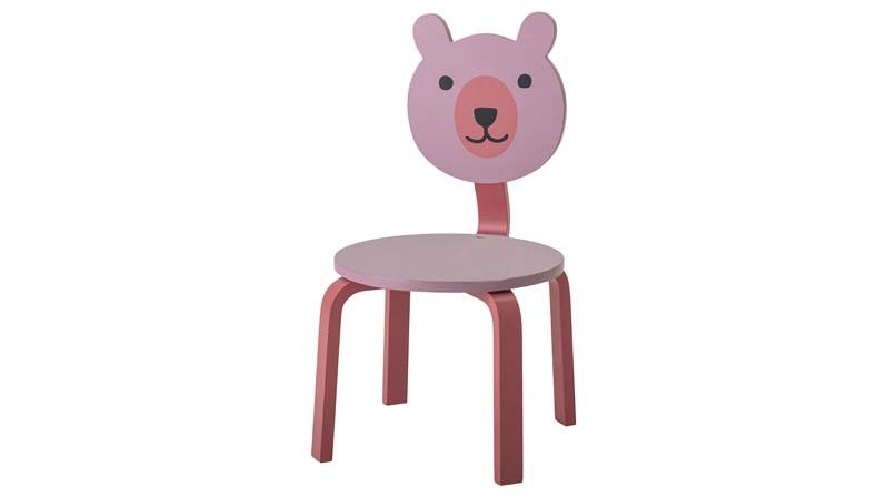 Správné dětské posezení při stolování nabízí dřevěná židle Bear. Cena 1237 Kč.