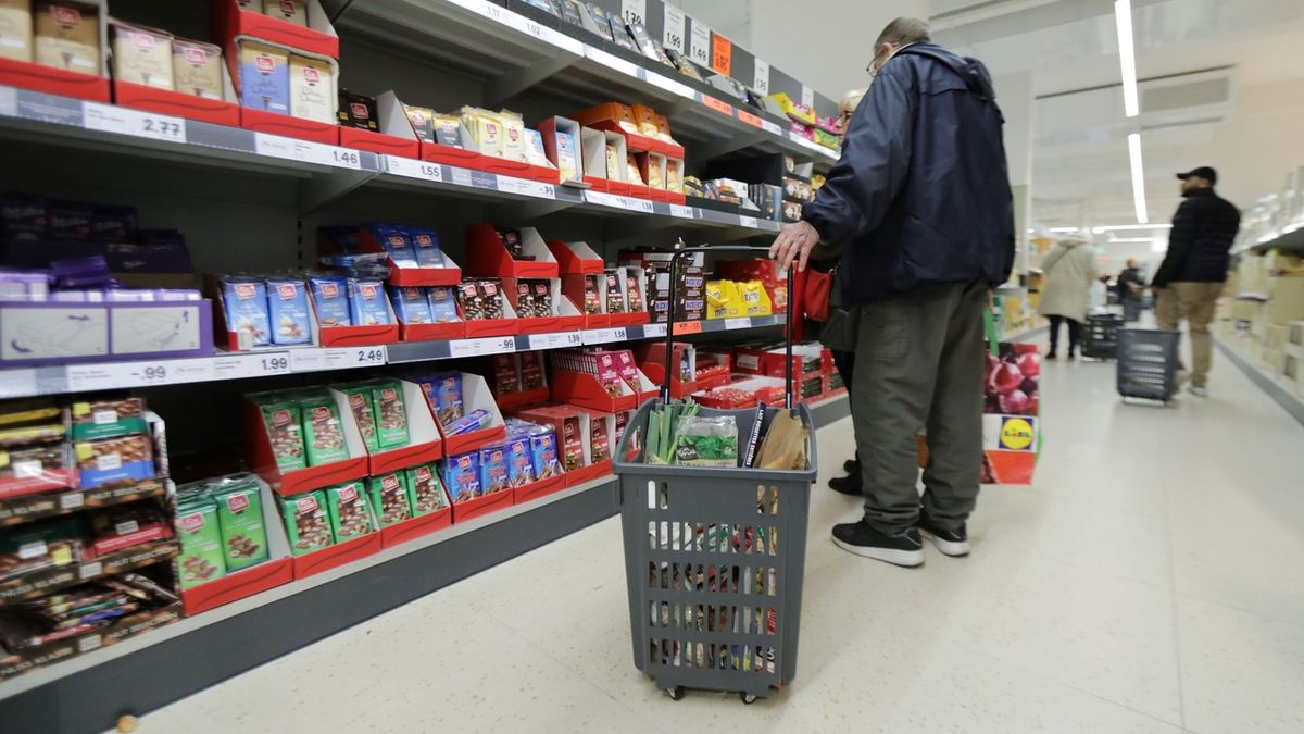 Supermarkety zůstávají otevřené. Ilustrační foto