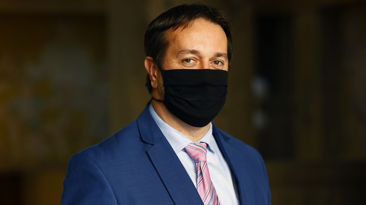 Epidemiolog Maďar popsal čtyři scénáře dalšího vývoje epidemie