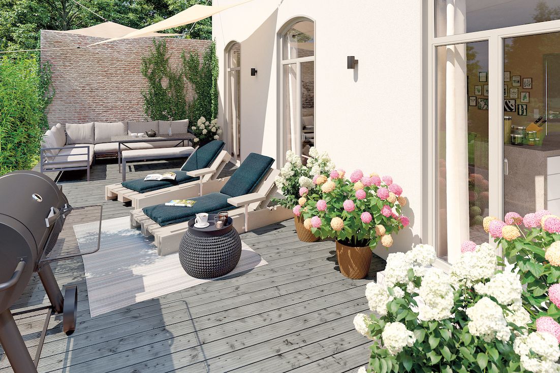 Co potřebujete na terase? Příjemné zastínění, komfortní nábytek, grilovací kout a jako dekoraci květiny v nádobách. Základní myšlenkou je propojení s přírodou.