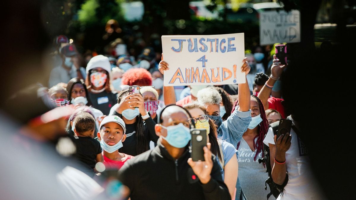 Tři Američany obvinili ze zločinu z nenávisti kvůli smrti černocha Arberyho