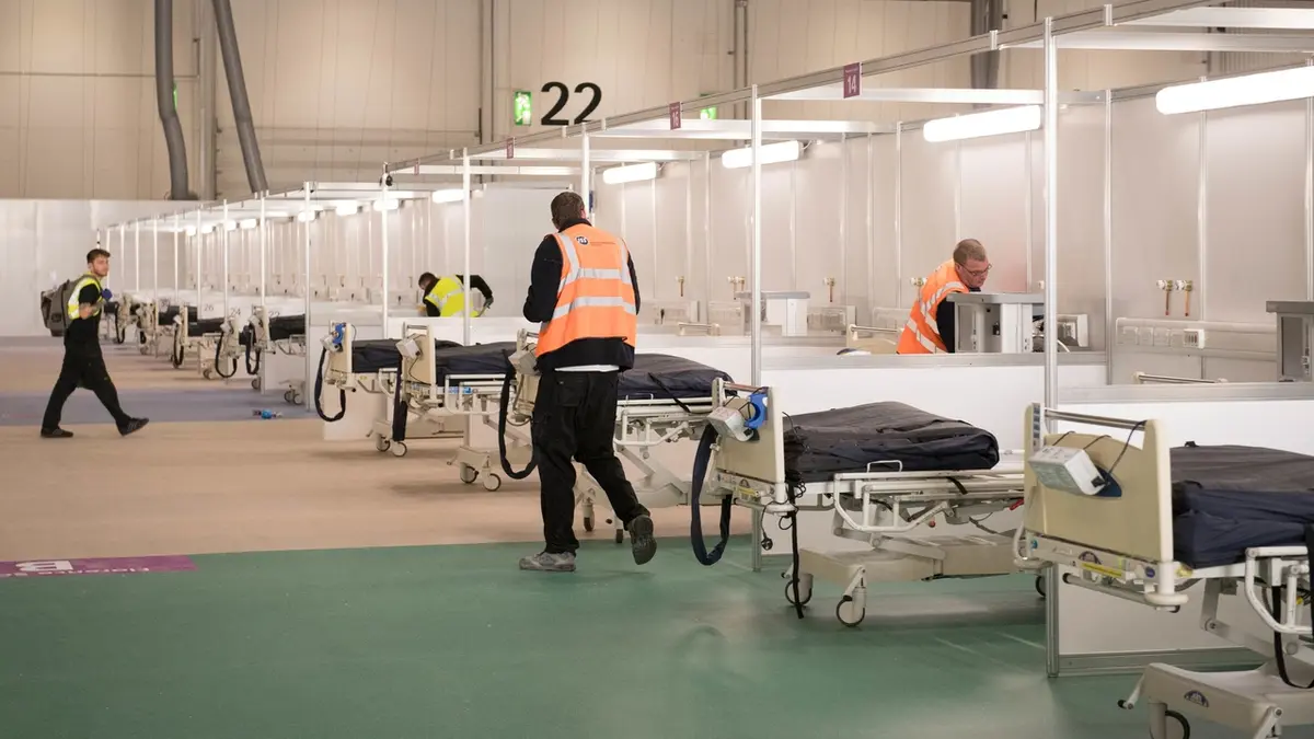 Příprava nové nemocnic pro nakažené koronavirem v Londýně