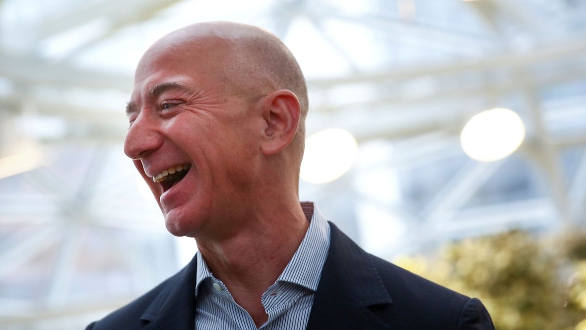 Bezos prodal akcie Amazonu za 95 miliard