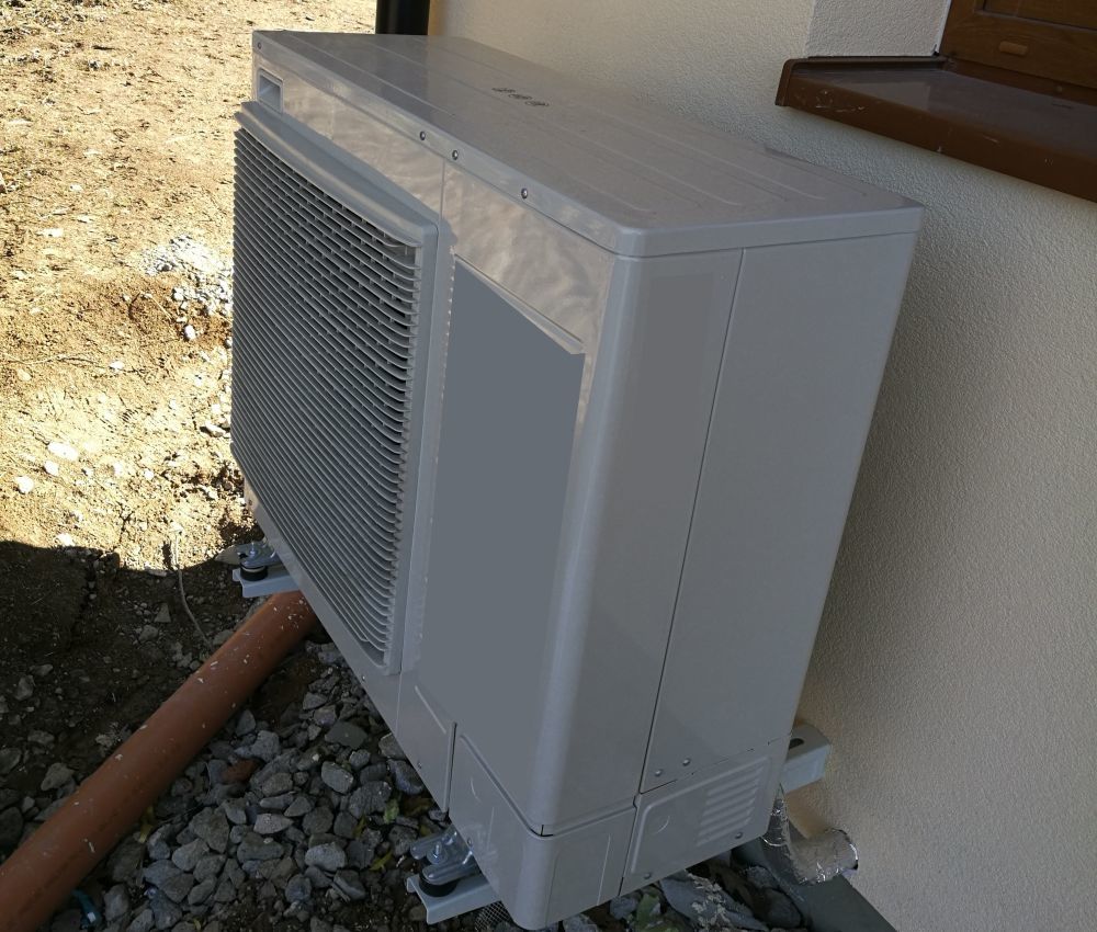 Na nových rodinných domech se často využívají tepelná čerpadla typu vzduch/voda.