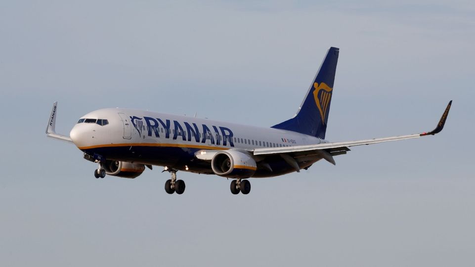 Boeing 737 společnosti Ryanair v Rize (ilustrační snímek)