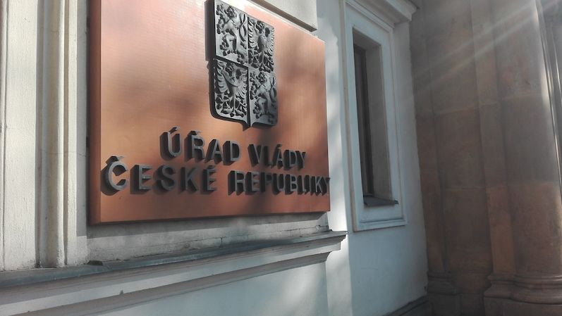 Obměna nejvyšších úředníků na ministerstvech začala