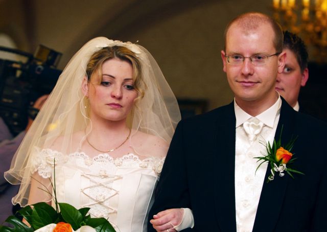Někdejší ministr financí Bohuslav Sobotka se 19. 4. 2003 na zámku Hluboká nad Vltavou na Českobudějovicku oženil s dvaadvacetiletou Olgou Pekárkovou z Tábora.
