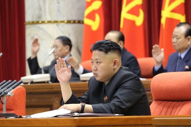Kim Čong-un hlasuje na zasedání Ústředního výboru Korejské strany práce 