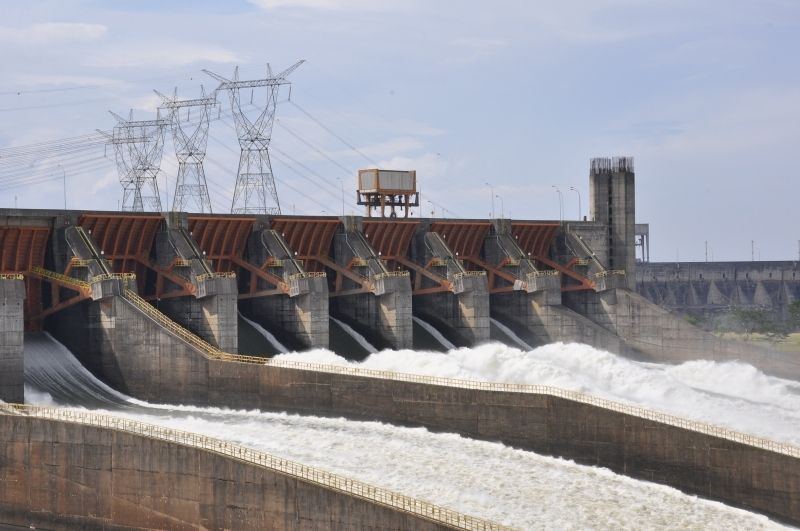 Výkon jihoamerické hydroelektrárny odpovídá výkonu zhruba sedmi elektráren Temelín.