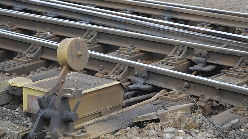 Chlapec v Kolíně přecházel koleje, vlak ho zabil