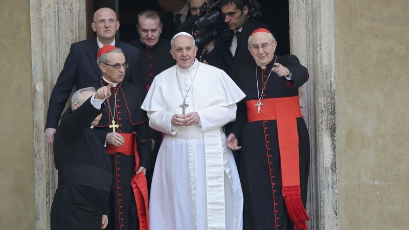 Papež František s kardinály