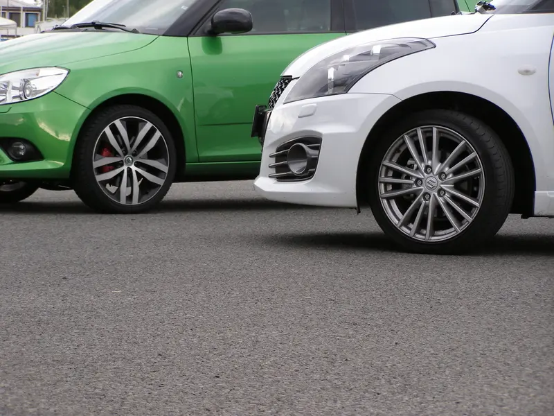 Test Suzuki Swift Sport Vs Skoda Fabia Rs Geneticky Pokus Novinky Cz