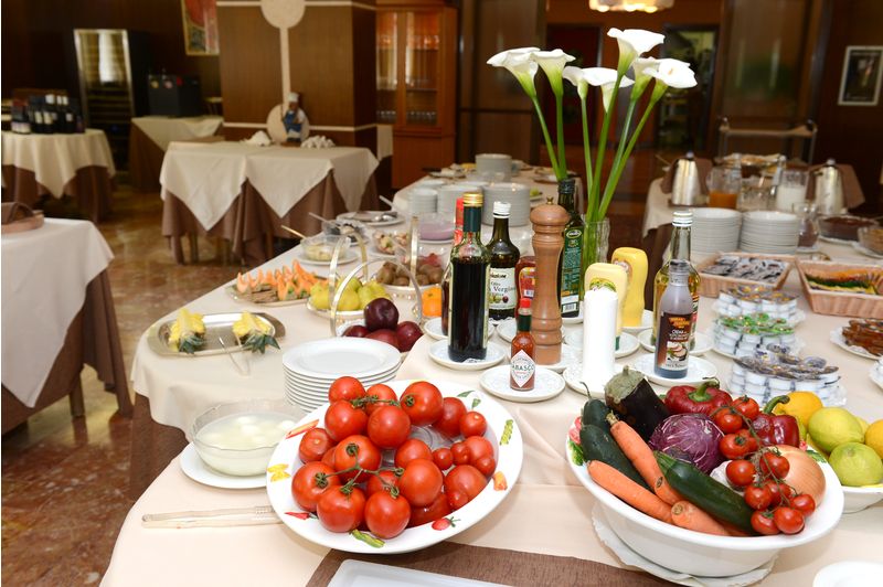 Zeleninový bar je pro hosty hotelu President vítaným zpestřením každé večeře.