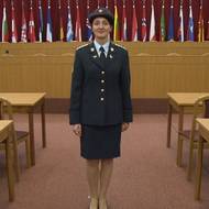 Tyto uniformy pro Vojenskou kancelář prezidenta republiky navrhoval Theodor Pištěk.