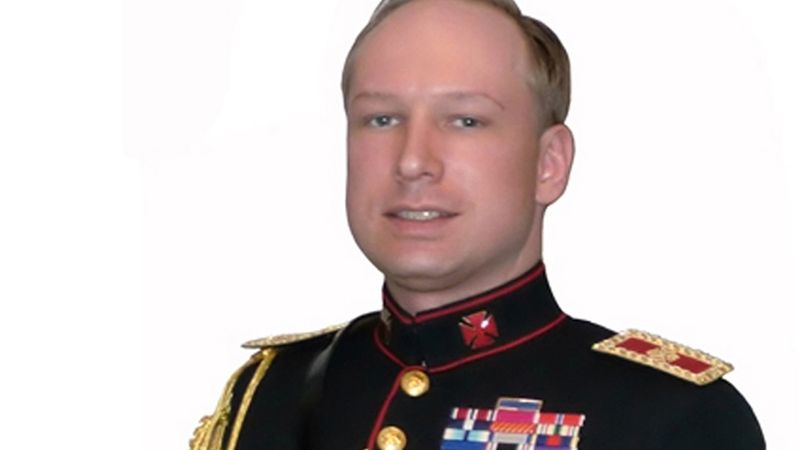 Anders Behring Breivik na fotografii, kterou přiložil ke svému manifestu.