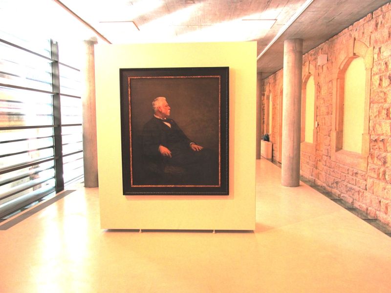 Obrazárně v galerii dominuje  portrét Heinricha Liebiega, libereckého mecenáše