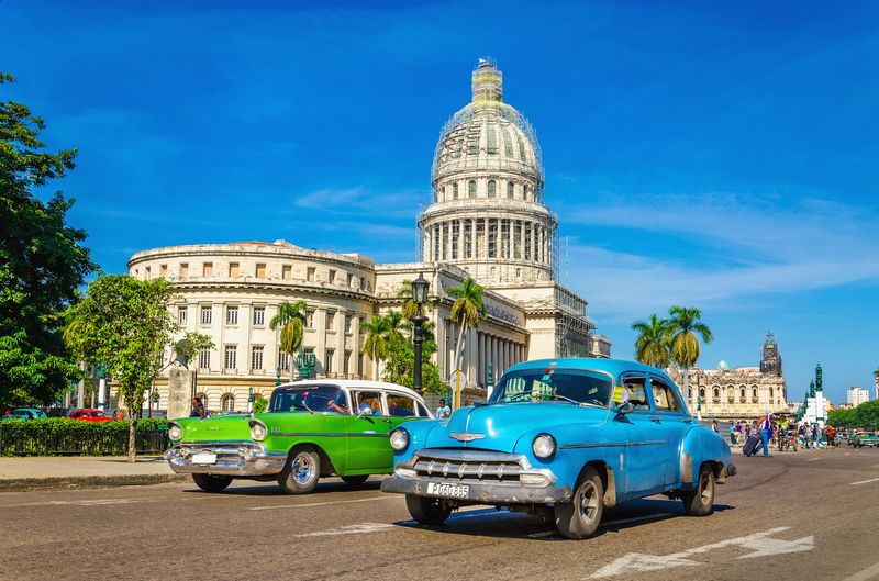 Hlavní město Havana je od mostu vzdáleno něco přes 70 km.