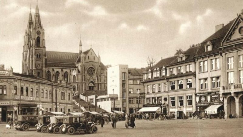 Staré náměstí v Orlové v době, kdy ještě bylo centrem města. 