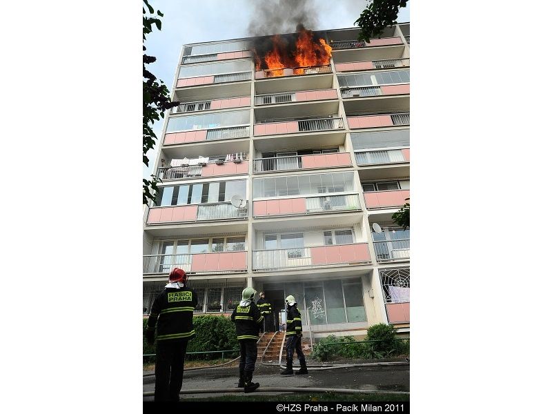 Požár bytu v ulici Novodvorská.