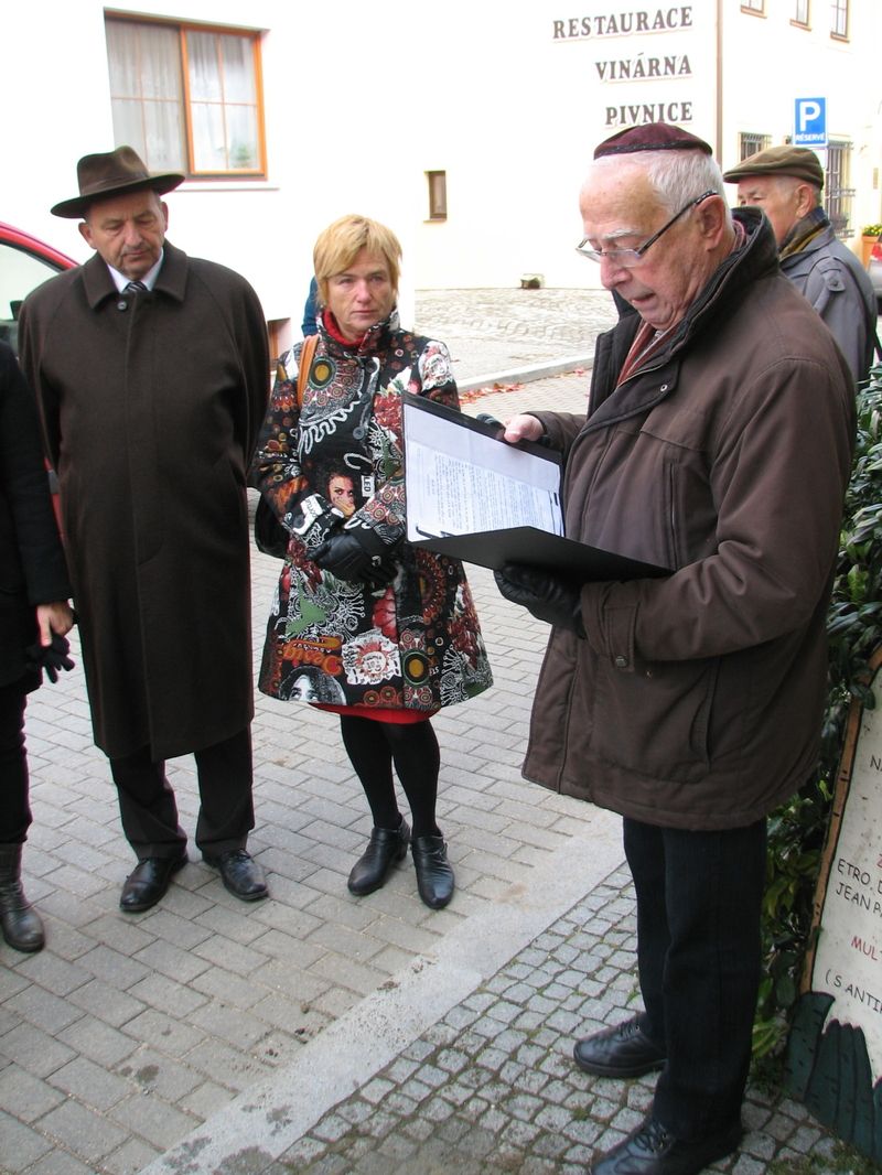 Pavel Fried, předseda židovské obce Brno, při pietním aktu v Mikulově