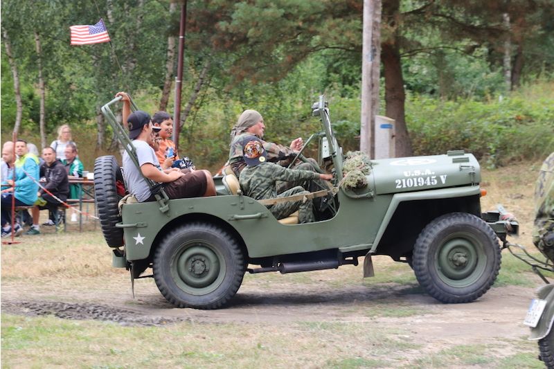 Projížďky ve veteránech Military Car Clubu Sokolov stále táhnou