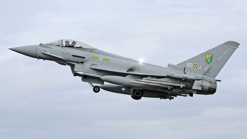 Britský stíhací letoun Eurofighter Typhoon