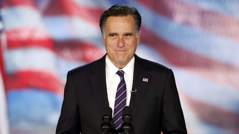 Mitt Romney uznává porážku.