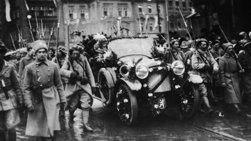 Návrat prezidenta Masaryka do Československa v prosinci 1918 provázely bujaré ovace