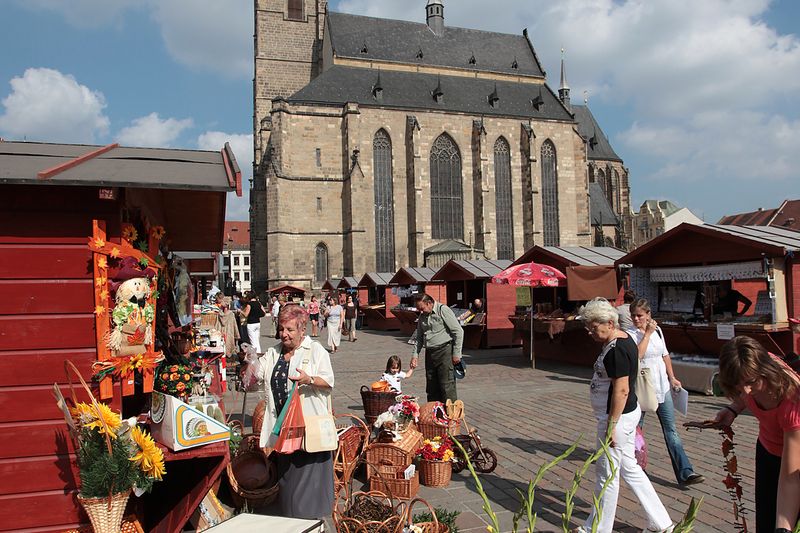 Další řemeslné trhy v pořadí, jedny z nejoblíbenějších v roce, začínají na náměstí republiky v Plzni již v pondělí 30. května. 