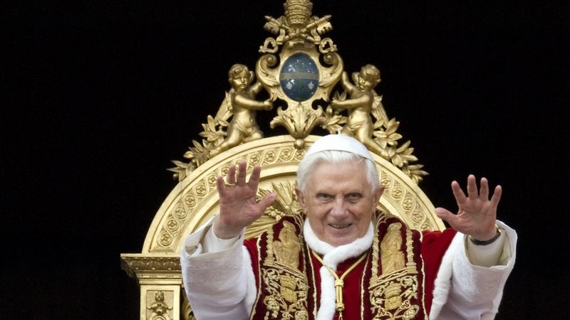 Papež Benedikt XVI. žehná městu a světu