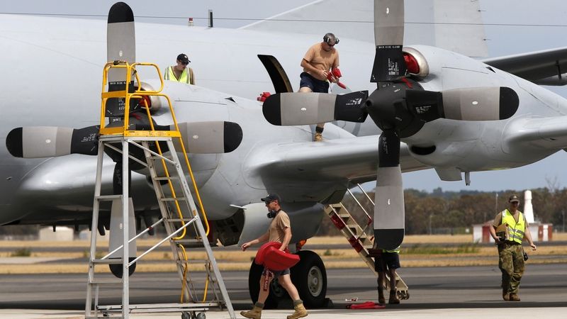 Údržba pátracího Lockheedu AP-3C Orion australského letectva