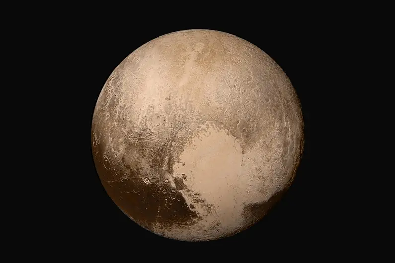 Spor o Pluto, které v Praze ztratilo svůj status, se týká otázky, co je vlastně planeta 
