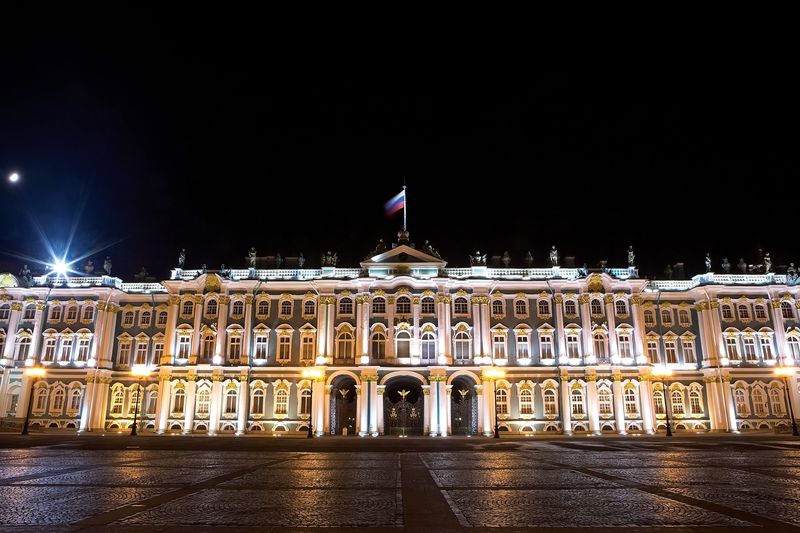 Petrohradská Ermitáž je se svými třemi miliony exponátů jenou z největších galerií světa.