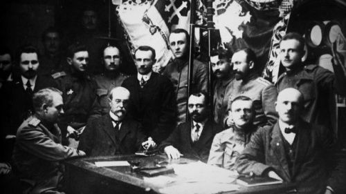 Tomáš Garrigue Masaryk v květnu 1918 při sepsání Pittsburské dohody, která Čechům a Slovákům dopomohla k vzniku společného samostatného státu.