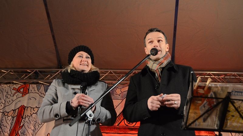 Česko zpívá koledy - moderovali Magda Otáhalová a Radek Erben z Hitrádia Orion. 11.12.2013