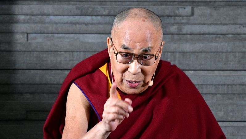 Tibetský duchovní vůdce dalajlama na konferenci ve švédském Malmö