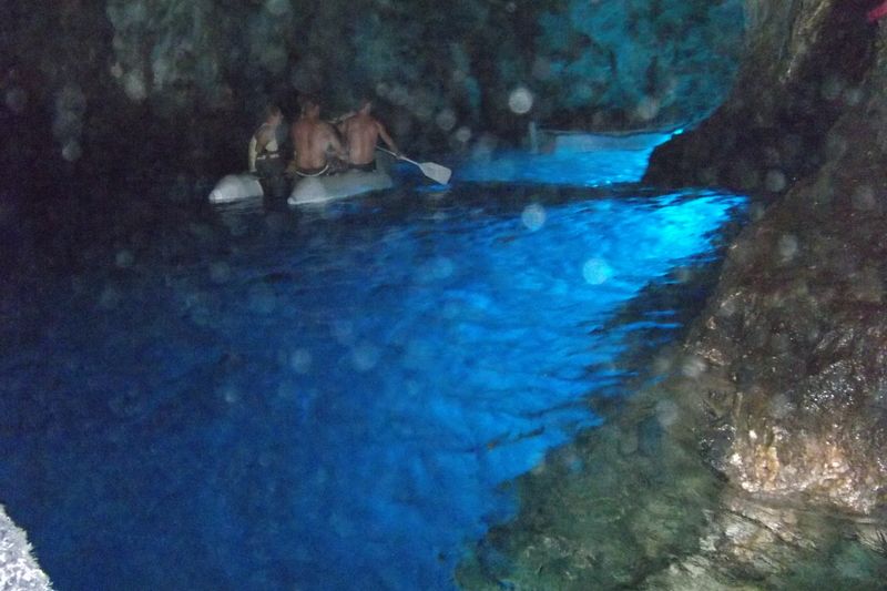 V Modré jeskyni