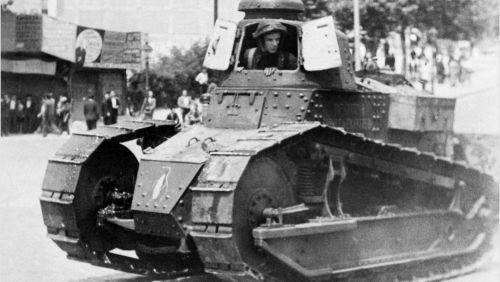 Za první světové války se ve velkém používaly tanky Renault FT17.